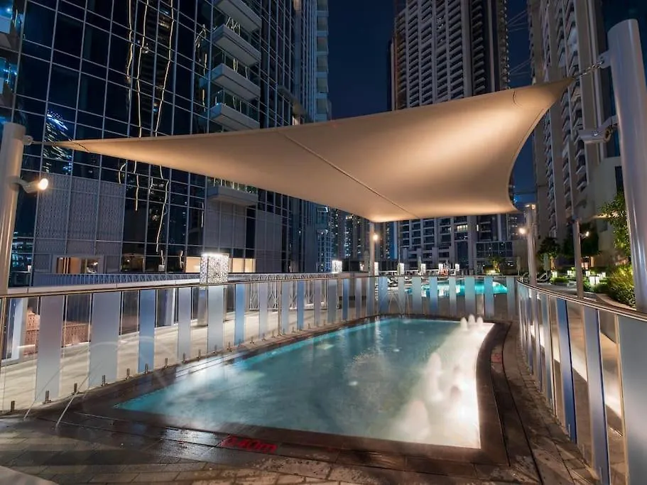 Amazing Downtown Dubai Flat With Pool Burj View Sleeps 10 Lägenhet