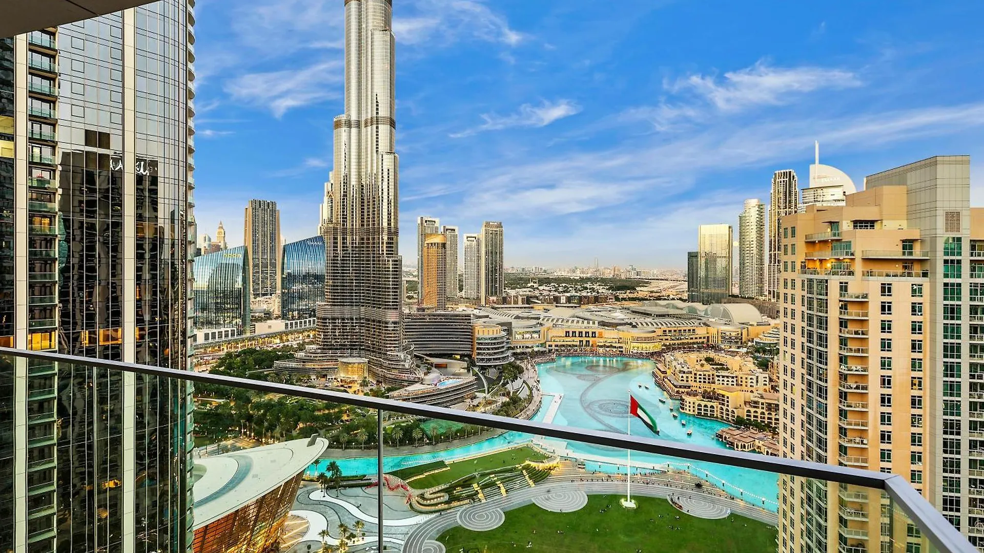 Amazing Downtown Dubai Flat With Pool Burj View Sleeps 10 Lägenhet Förenade Arabemiraten