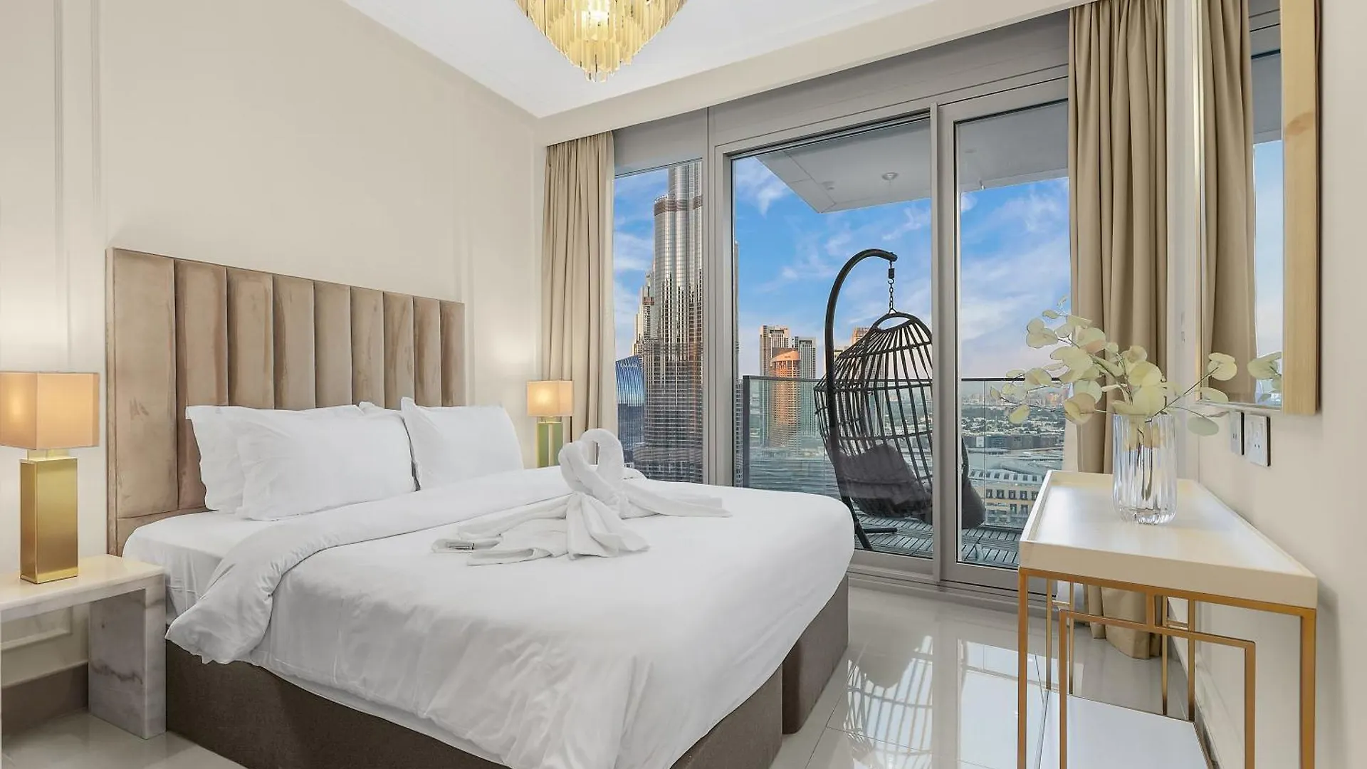 Amazing Downtown Dubai Flat With Pool Burj View Sleeps 10 Lägenhet