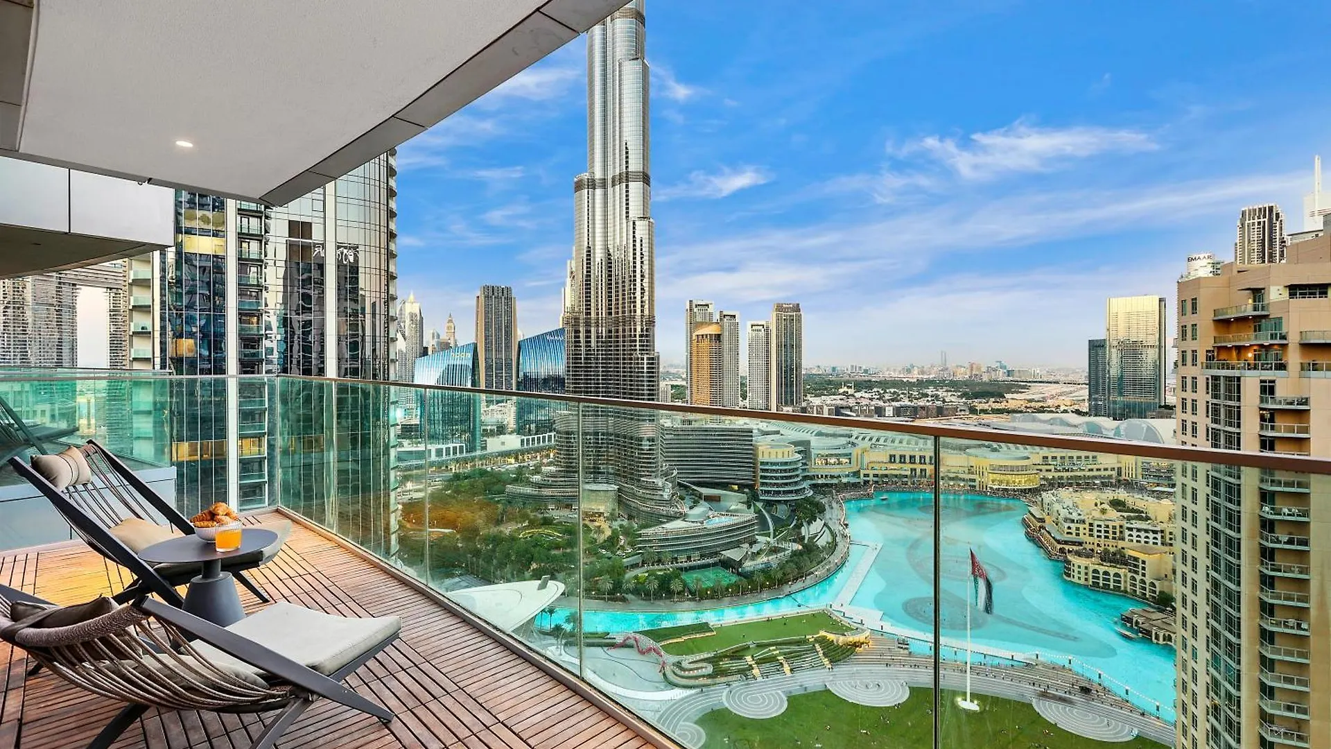 Amazing Downtown Dubai Flat With Pool Burj View Sleeps 10 0*,  United Arab Emirates