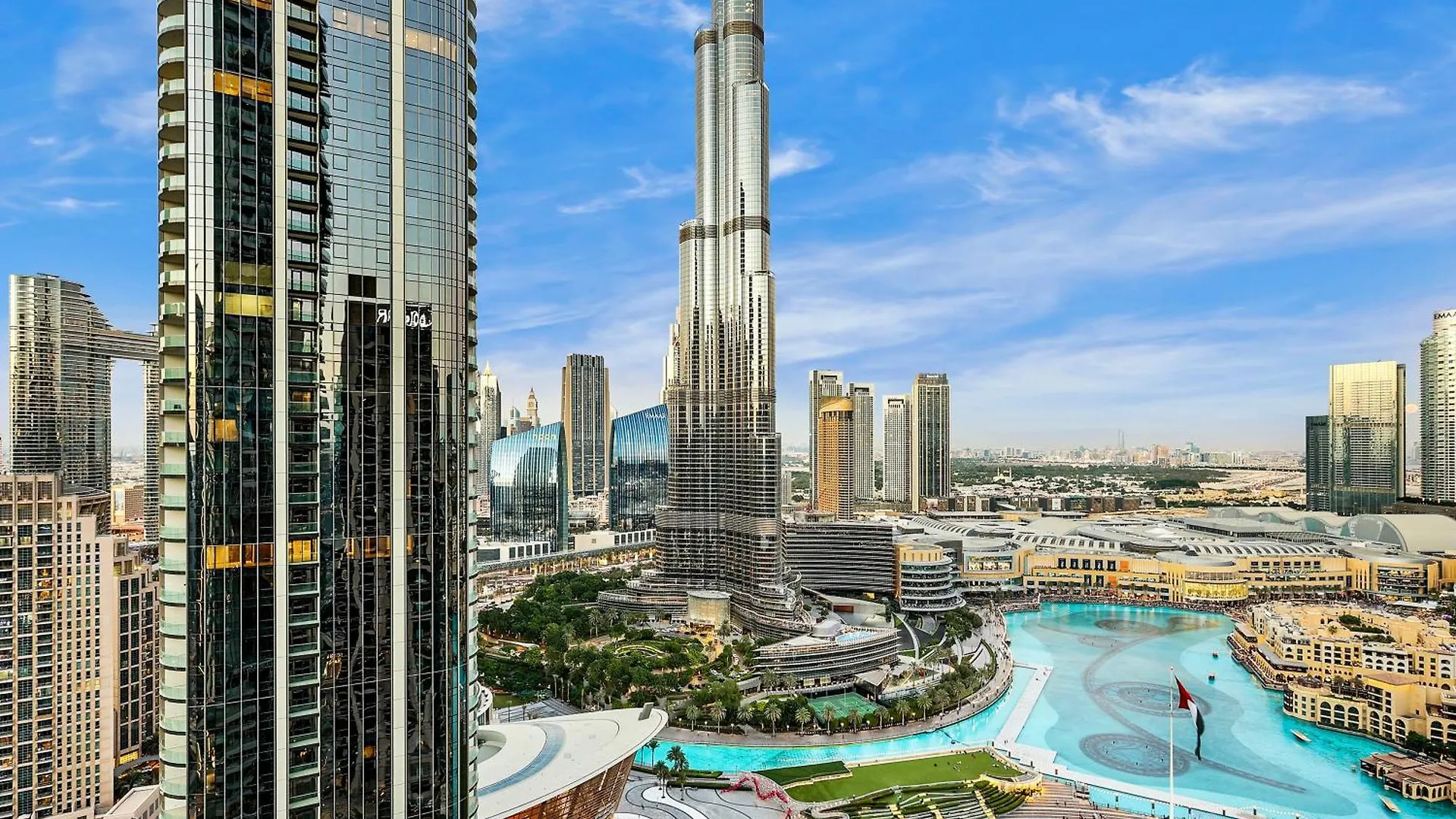 Amazing Downtown Dubai Flat With Pool Burj View Sleeps 10