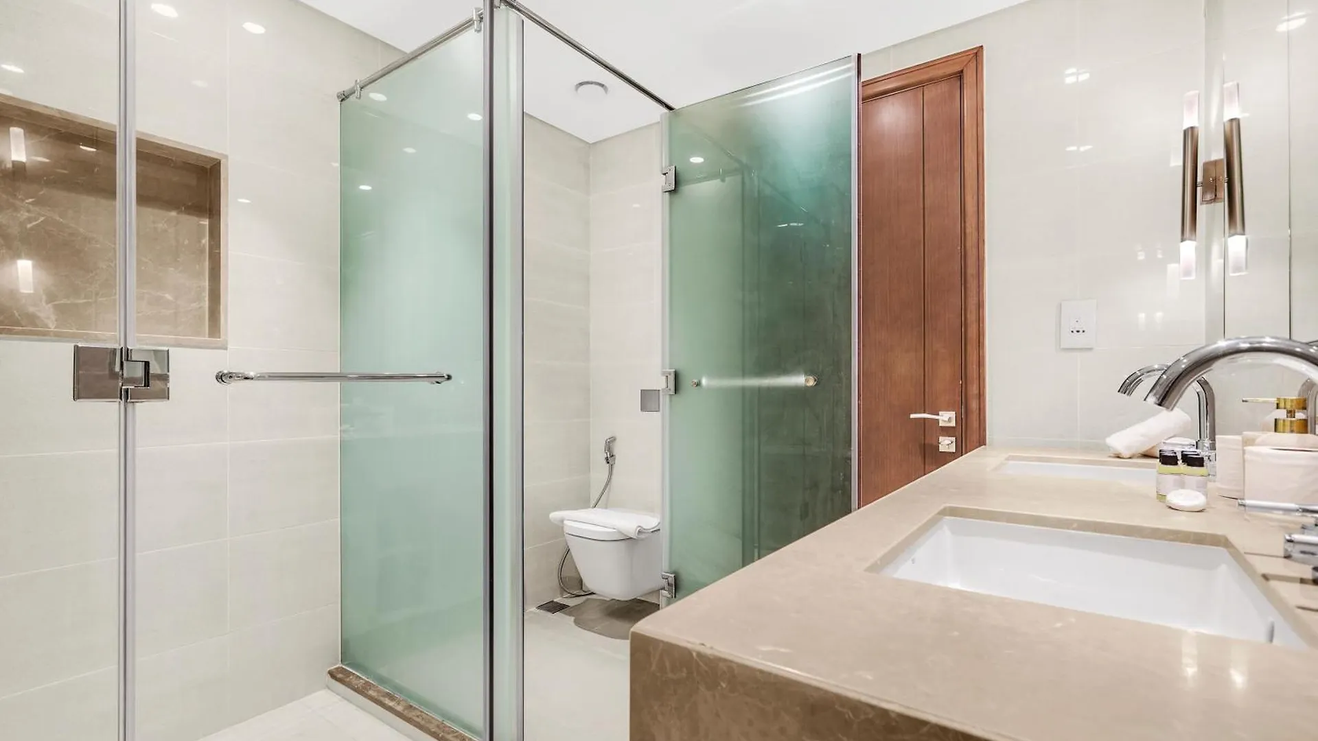 Apartment Amazing Downtown Dubai Flat With Pool Burj View Sleeps 10