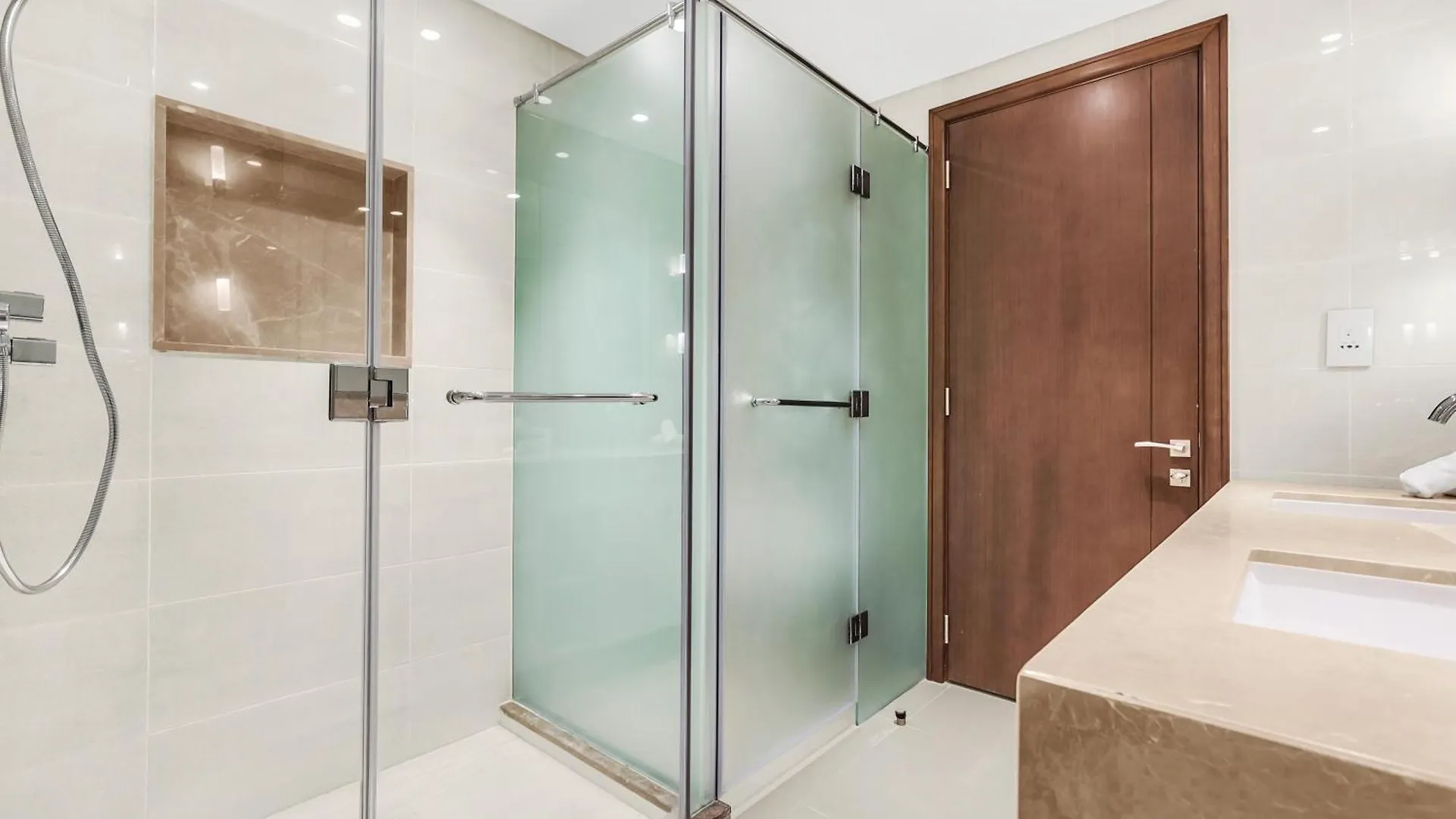 Apartment Amazing Downtown Dubai Flat With Pool Burj View Sleeps 10
