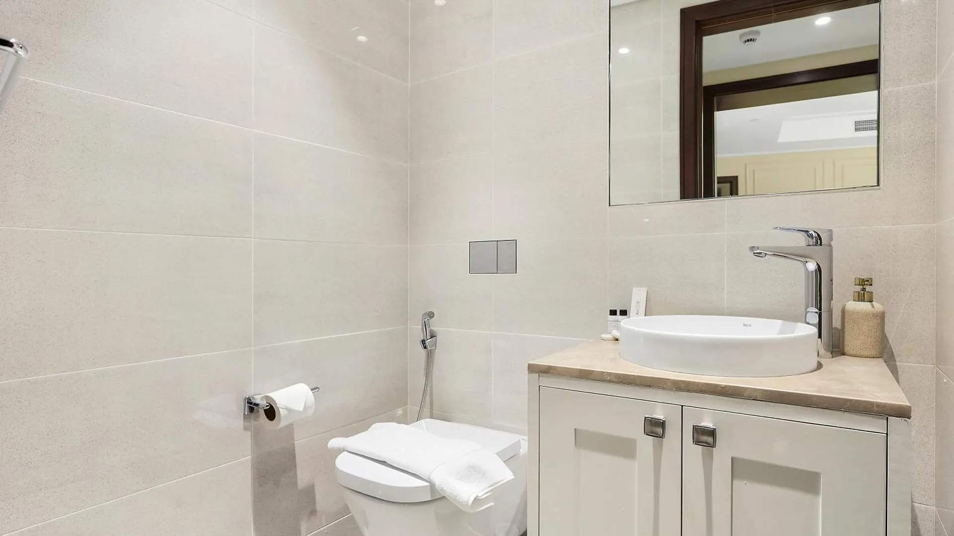 Apartment Amazing Downtown Dubai Flat With Pool Burj View Sleeps 10 United Arab Emirates